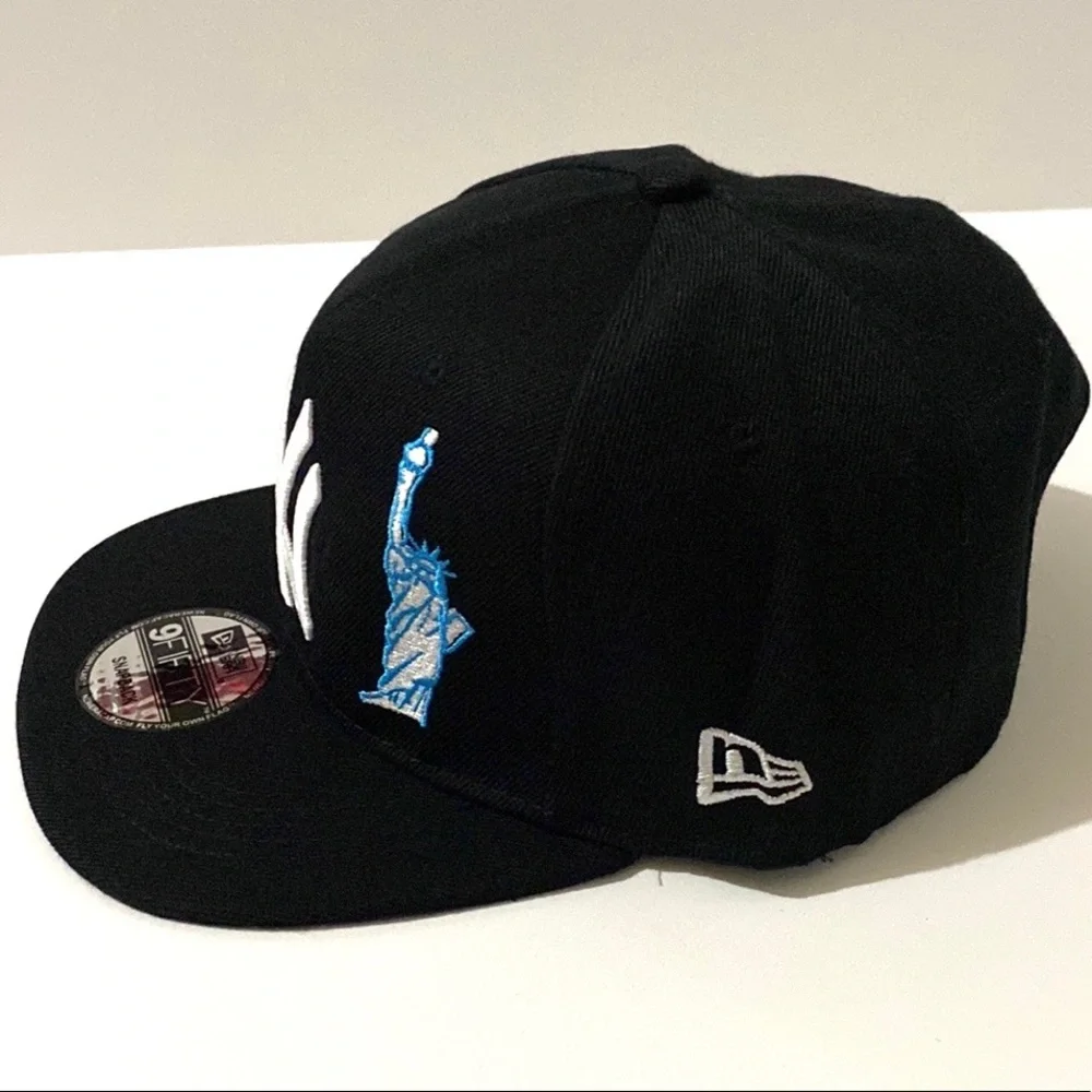 New Era NY Yankees ‘Lady Liberty’ Edition 9FIFTY Snapback - Picture 3 of 5
